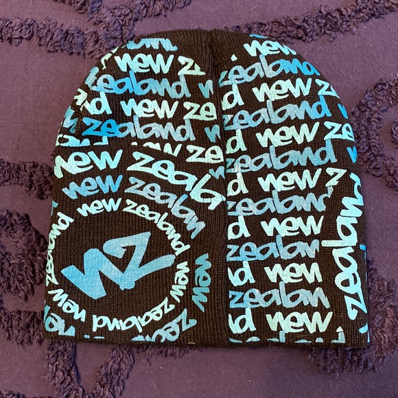 3 Beanie Hats from New Zealand in bright colors. One size fits all very stretchy - Picture 2 of 8